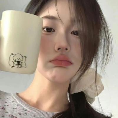 黑夜中的玻璃人偶